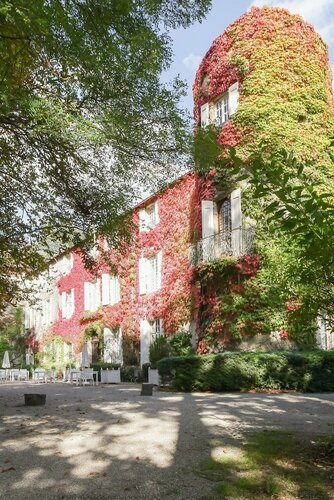 Château d'Ayres, Book Hotel Hoteller i Rhône-Alps med parkering, Parkering