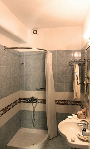 Hotel Anatolia, Забронировать Отель Отели Ано Меры с парковкой, Парковка