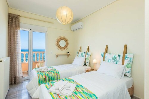Birais Beach Studios, Забронировать Гостевой дом Отели Ретимнон с бассейном, рядом с Венецианский порт, Бассейн