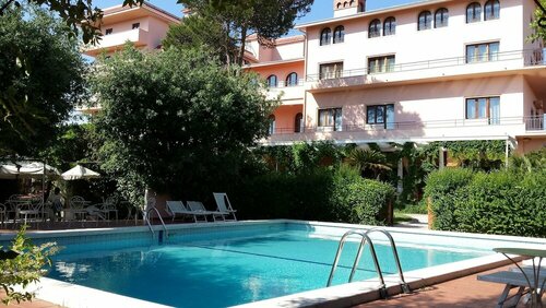 Park Hotel San Michele, Забронировать Отель Отели Мартина-Франка с парковкой, Парковка