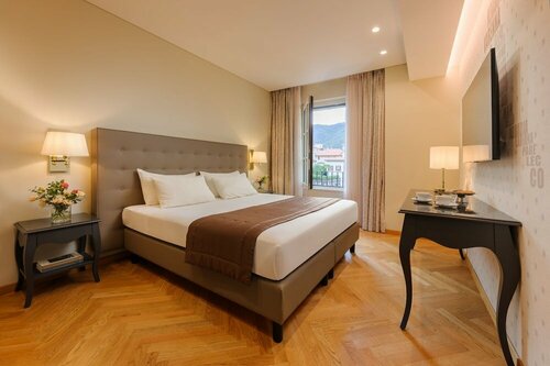 Palace Hotel Lake Como, Забронировать Отель Отели Комо с питанием, рядом с Автобусный вокзал Комо, Пансион