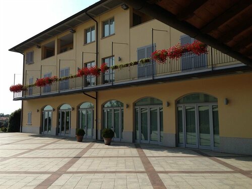 Vi. Co. Residence Nel Golf, Book Hotel Usmate Velate Lombardy