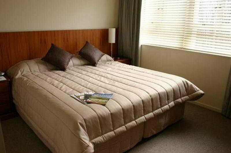The Poplars Apartment Hotel