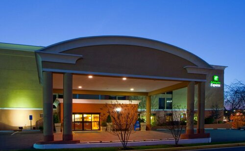 Holiday Inn Express Fairfax-Arlington Boulevard, Book Hotel Fairfax 