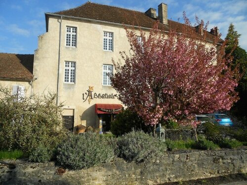 Auberge de lAbbatiale, Réserver Auberge de jeunesse Hôtels à Champagne-Ardenne avec parking, Parking