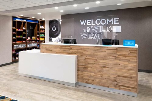 Hampton Inn & Suites Cody, Wy, Забронировать Отель Коуди Национальный парк Йеллоустоун, восточный вход