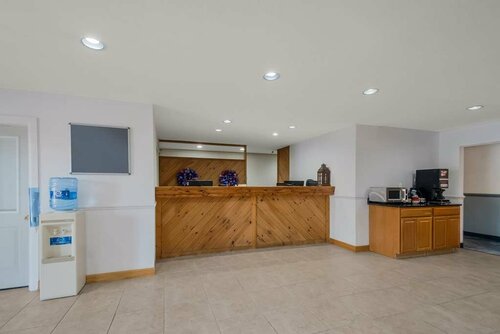 SureStay Plus Hotel by Best Western Berkeley Springs, Book Hotel Hoteller i West Virginia med pool, Swimmingpool