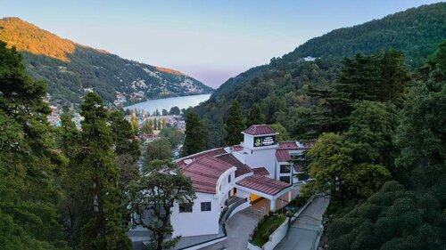 Namah Nainital, a member of Radisson Individuals Retreats, Забронировать Отель Бизнес-отели Найнитал, 4* 5*