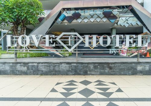 Fashion Hotel Legian, Забронировать Отель Отели Легиан с бассейном, рядом с Пляж Легиан, Бассейн