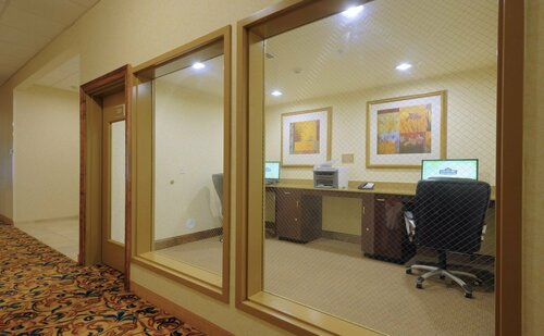 Country Inn & Suites by Radisson, Columbia at Harbison, SC, Забронировать Отель Отели Южной Каролины с парковкой, Парковка