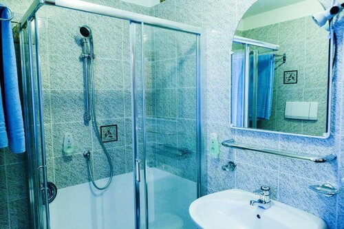 Hotel Erika, Забронировать Отель Пинцоло Мадонна-ди-Кампильо, рядом с Лыжный подъёмник Спинале Экспресс (нижняя станция)