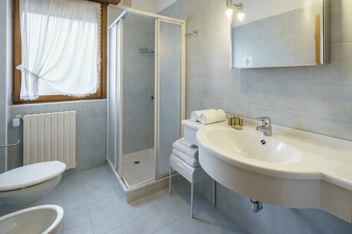 Hotel Roma, Забронировать Отель Отели в центре Сан-Вито-ди-Кадоре, в центре, Парковка, Завтраки