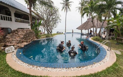 Hacienda Backpackers, Забронировать Отель Отели Ко-Пханган с парковкой, рядом с Пирс Тонг-Сала, Парковка