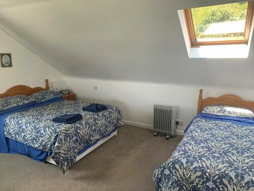 Wayside B&B, Rezervați Bed and Breakfast Hoteluri în Gloucestershire cu parcare, Parcare