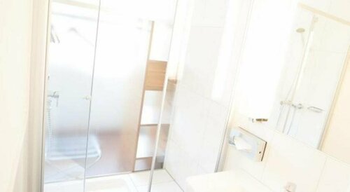 Das Jedermann Boutiquehotel mit Stadtgarten, Забронировать Отель Отели Окрестностей Зальцбурга с парковкой, рядом с Дворец Мирабель, Парковка
