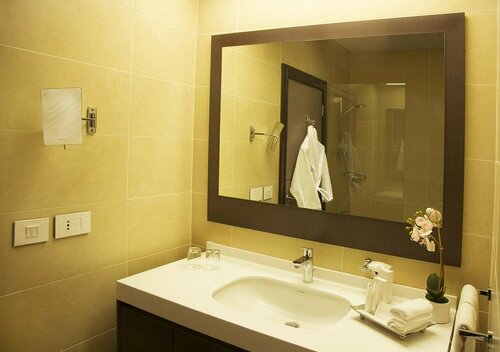 Kin Plaza Arjaan by Rotana, Rezervați Hotel Hoteluri în Kinshasa cu piscină, Piscină