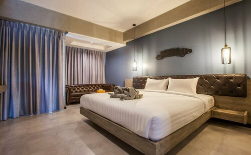 Loft Mania Boutique Hotel, Забронировать Бутик-отель Отели Чумпхон 3 звезды, рядом с Viratsil Hospital, 3*