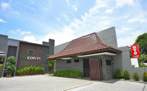 The Edwin Syariah By OYO Rooms, Book Hotel Hoteller i Bantul med parkering, Parkering