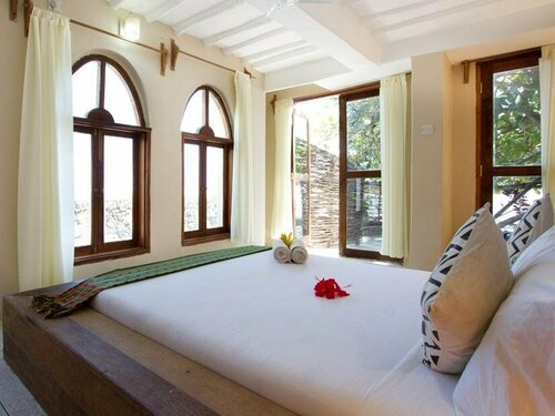 Coral Rocks Hotel & Restaurant, Book Hotel Zanzibar hoteller med pool, Swimmingpool