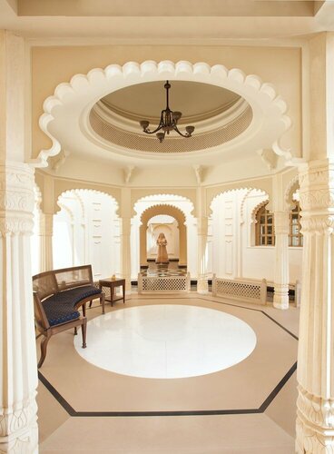 The Oberoi Udaivilas Udaipur, Забронировать Курортный отель Отели штата Раджастхана с бассейном, Бассейн