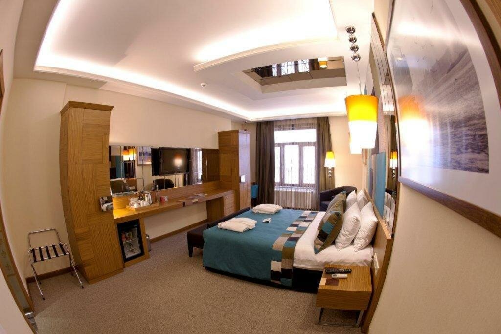 Collage Pera Hotel