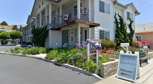 Cayucos Beach Inn, Забронировать Отель Отели Каюкос с парковкой, рядом с Brown Butter Cookie Company, Парковка