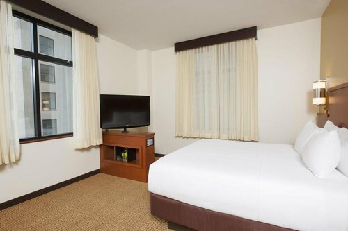 Hyatt Place Des Moines Downtown, Забронировать Отель Де-Мойн Айова