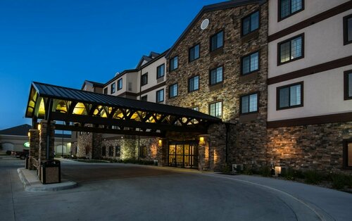 Staybridge Suites Grand Forks by IHG, Забронировать Отель Гранд-Форкс штат Северная Дакота, рядом с Betty Engelstad Sioux Center
