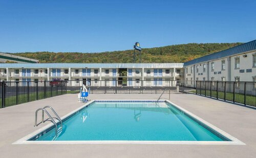La Quinta Inn & Suites By Wyndham Roanoke Hollins/I-81, Prenota Hotel Roanoke Virginia