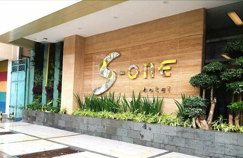Ayola Sentosa Palembang, Book Hotel Hoteller i Palembang med parkering, Parkering