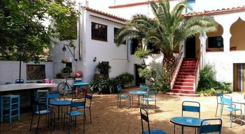 Hostal lEstrella, Забронировать Отель Палафружель Baix Empordà, рядом с Plaça Nova