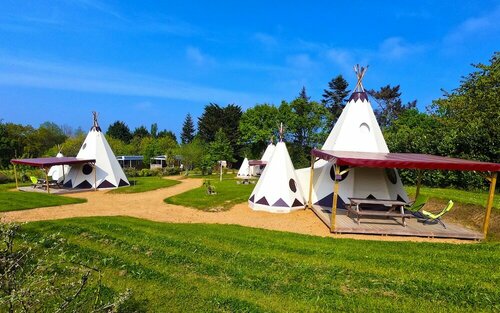 Glamping Terre & Mer, Reservar Parque de campismo Hotéis em Etables-sur-Mer com piscina, Piscina