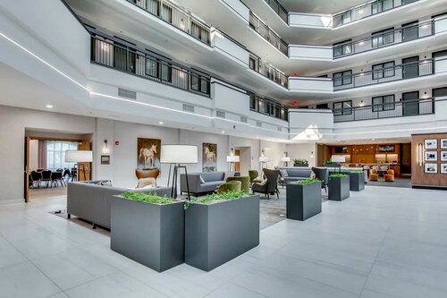 Embassy Suites by Hilton Louisville East, Забронировать Отель Луисвилл Louisville Metropolitan Area