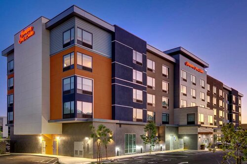 Hampton Inn & Suites Ontario Rancho Cucamonga, Rezervovat Hotel Rancho Cucamonga Kalifornie