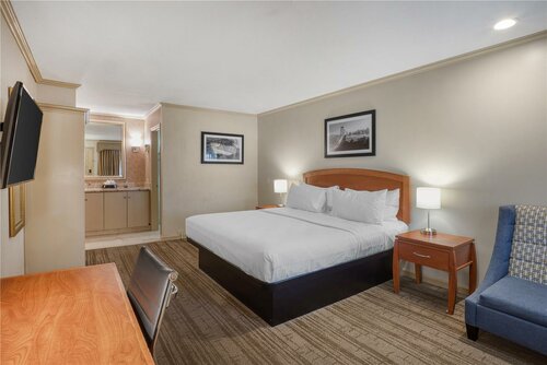 SureStay Plus Hotel by Best Western Mountain View, Забронировать Отель Отели Silicon Valley с бассейном, Бассейн