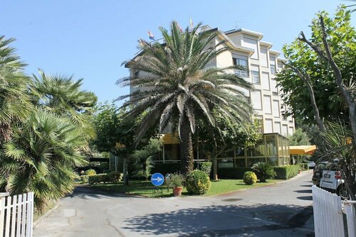 Hotel Brasilia, Book Hotel Marina di Pietrasanta Versilia