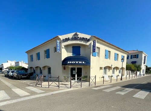 Hôtel Les Arcades, Rezervovat Hotel Saintes-Maries-de-la-Mer Camargue