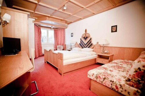 Q! Hotel Maria Theresia, Book Hotel SPA Hotels in Kitzbuhel, SPA
