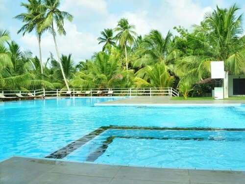 Lagoon Paradise Beach Resort, Забронировать Курортный отель Отели Тангаллы с завтраком, Завтраки
