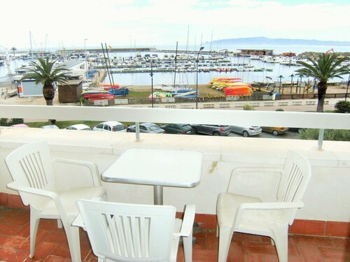 Marina, Забронировать Отель Отели Л'Эстартит с бассейном, рядом с Roca Maura, Бассейн