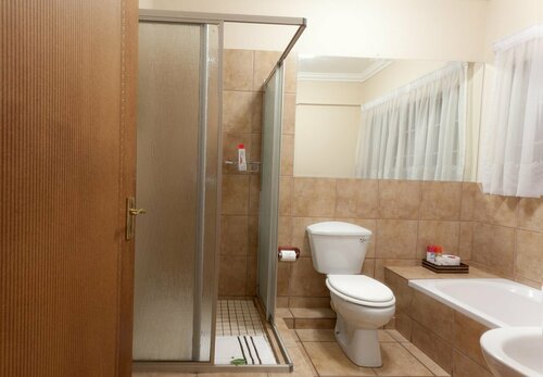 AfricaSky Guest House, Prenota Affittacamere Kempton Park Gauteng