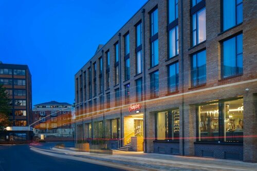 Hampton by Hilton York Piccadilly, Забронировать Отель Йорк Северный Йоркшир, рядом с Улица Шемблз-стрит в Йорке
