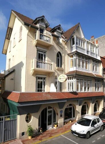 AUBERGE RIVA BELLA, Забронировать Хостел Хостелы Ле-Туке-Пари-Плаж, Хостел