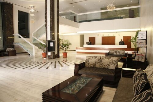 Hotel Mangal City, Забронировать Отель Отели Индаура с бассейном, Бассейн