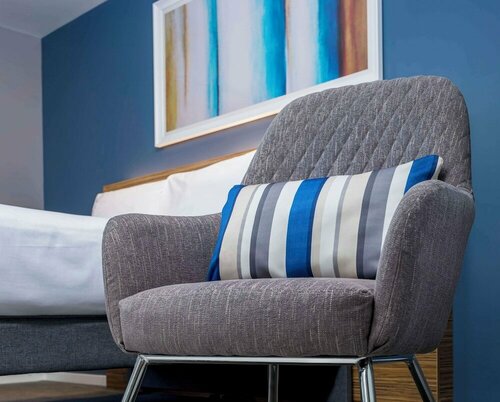 Travelodge Manchester Piccadilly, Забронировать Отель Манчестер - центр города Манчестер, рядом с Площадь Альберта