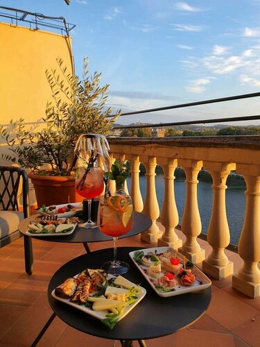 Hotel Lungarno Vespucci 50, Забронировать Отель Санта-Мария-Новелла Флоренция