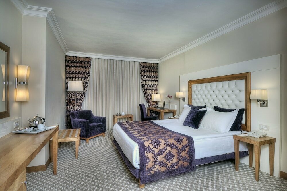 Tugcu Hotel Select