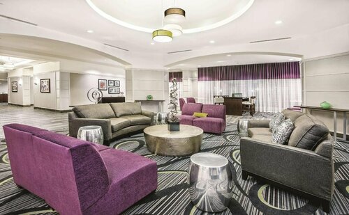La Quinta Inn & Suites by Wyndham San Antonio Riverwalk, Забронировать Отель Сан-Антонио Bexar County, рядом с Fairchild Park