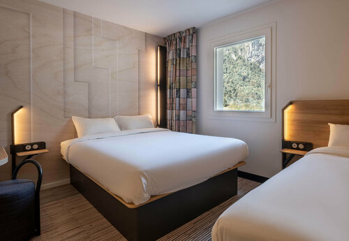 B&B HOTEL Cluses Sud, Book Bed and Breakfast Hoteller i Rhône-Alps med parkering, Parkering