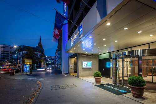 Radisson Blu, Basel, Забронировать Отель Отели Базеля с бассейном, рядом с Кафедральный собор Базеля, Бассейн